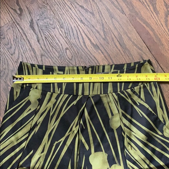 Kenneth Cole - Pocketed Skirt - Size 2 - Picture 7 of 8